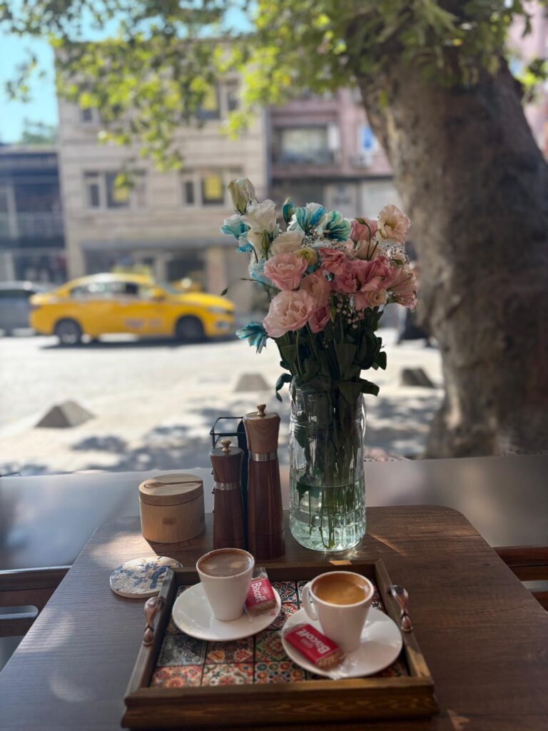 Çekirdek kahve ile taze çekilerek hazırlanan kahveleri de denemeye değer.